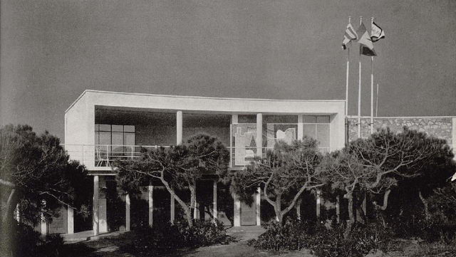 Restaurante-balneario CAPRI de Gavà Mar (1958) (Cuadernos de arquitectura - R.Tort Estrada)